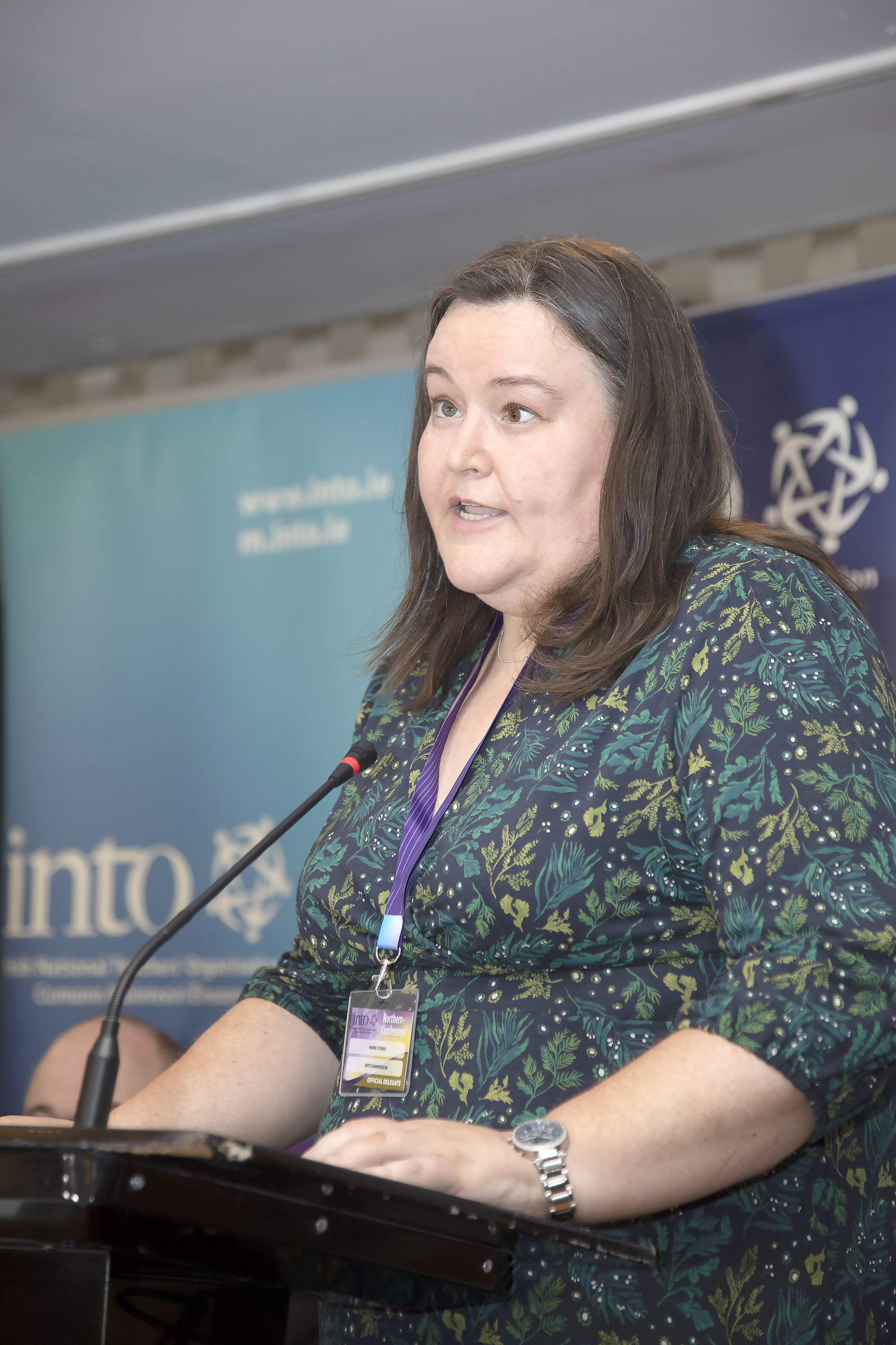 Marie O’Shea, INTO Chairperson, gets a standing ovation at the teachers unions Northern Conference 2022, held at the Killyhevlin Hotel, Enniskillen. Photo: Kevin Cooper, Photoline NUJ.