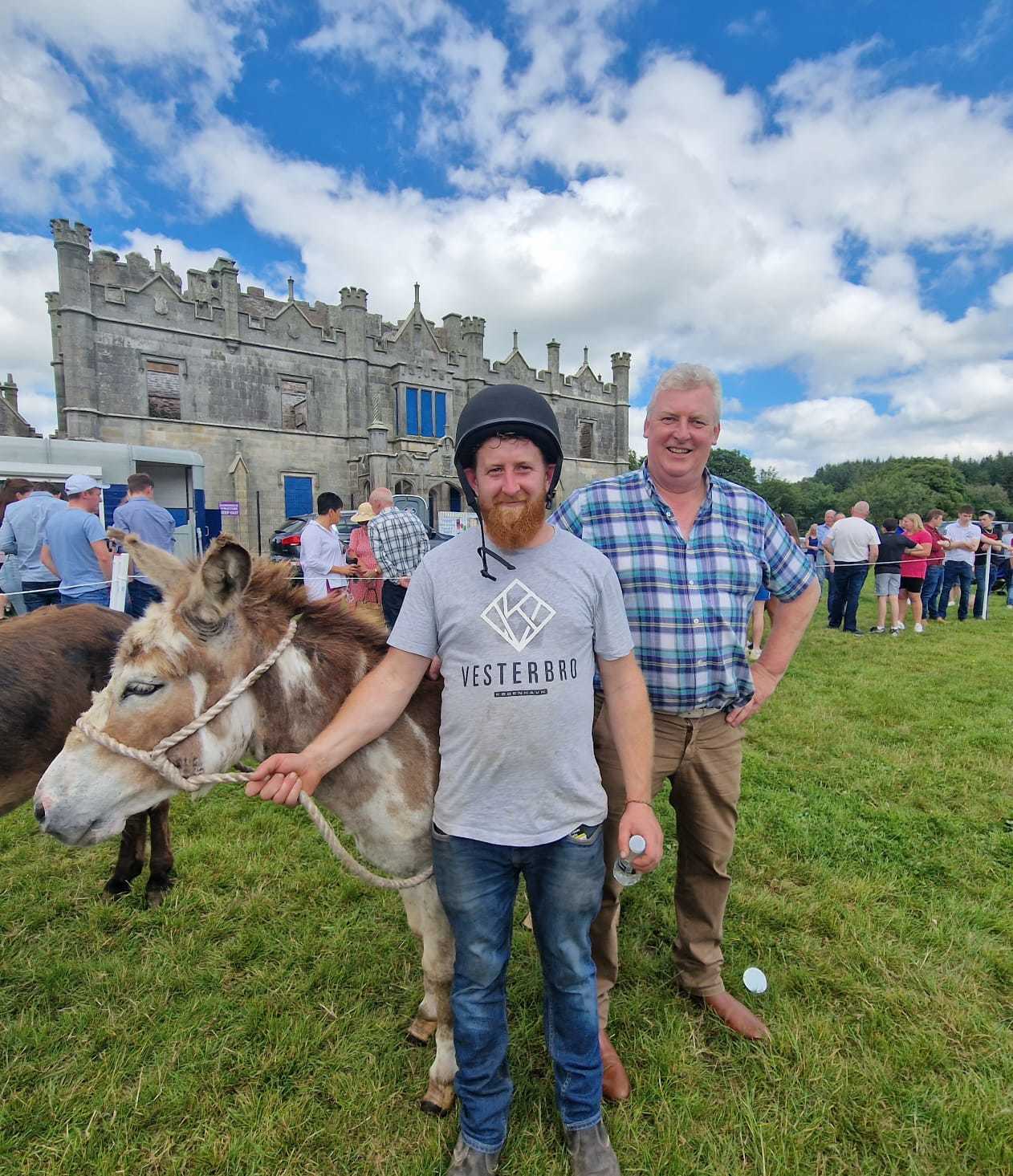 Winner of the Donkey Derby Liam Og Leonard pictured with Daniel the donkey and event sponsor Joe Maguire of Sydare Eggs. 
