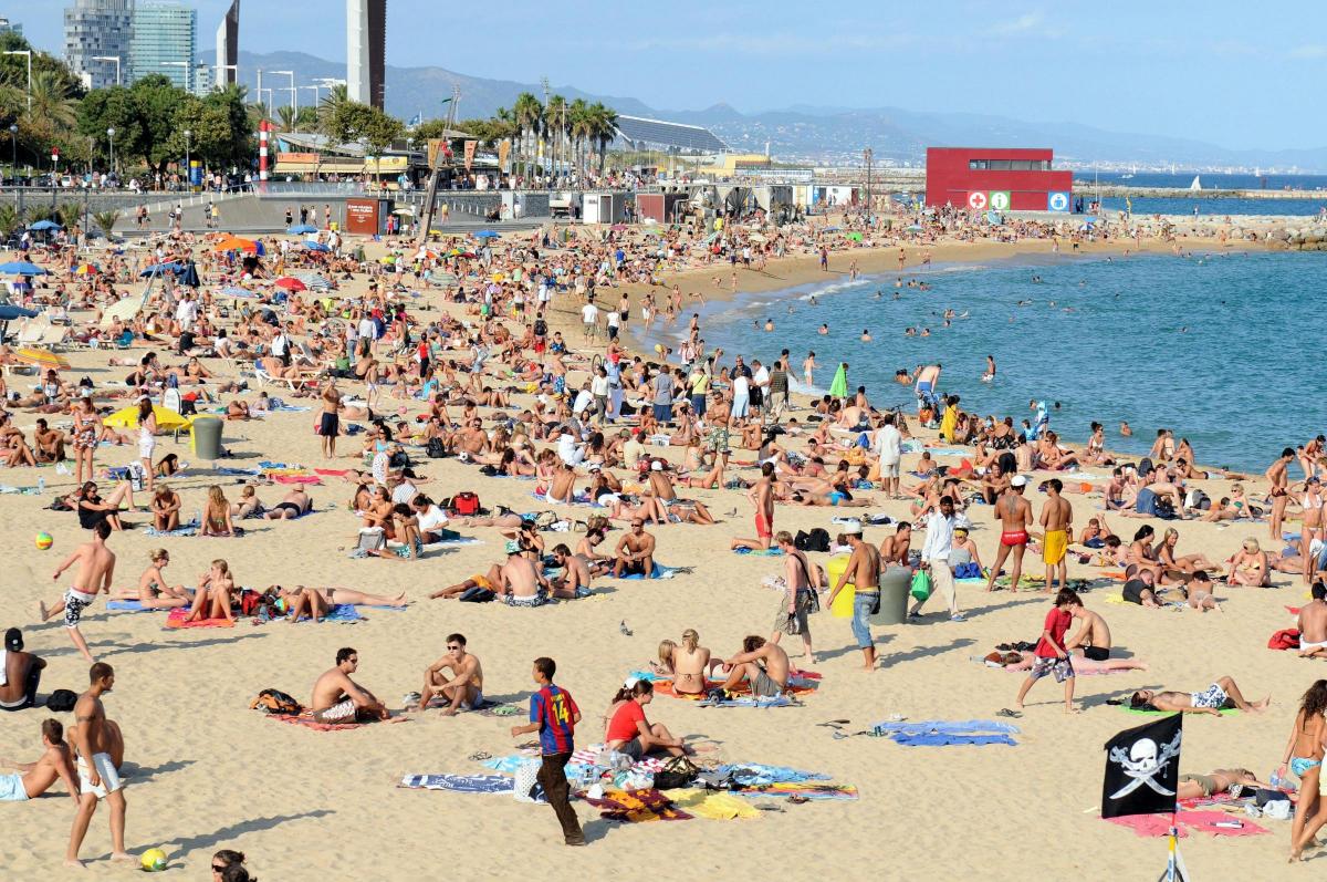 Warning to holidaymakers in Spain as new law passed and heat alert issued