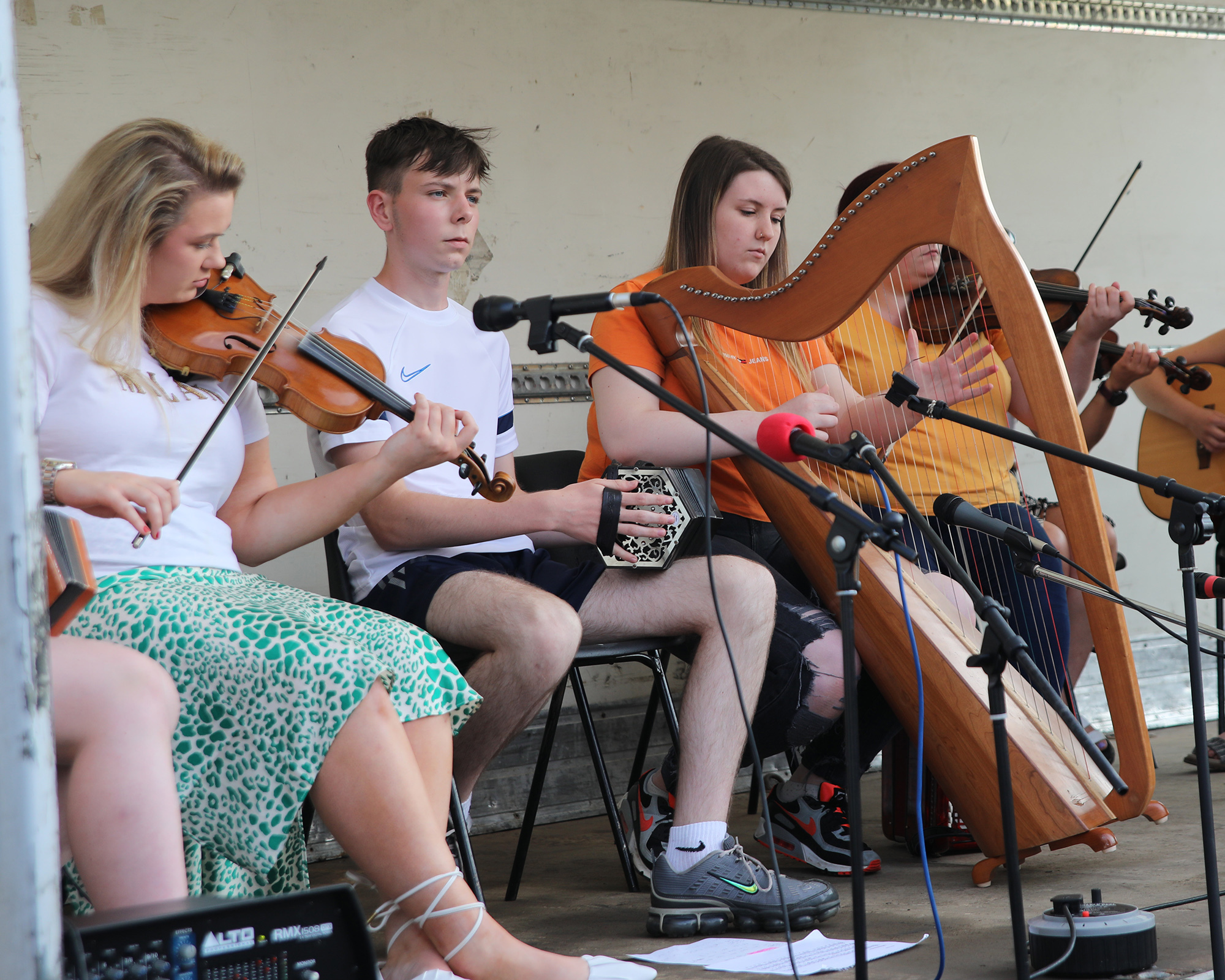 Musicians performing at the Comhaltas concert.