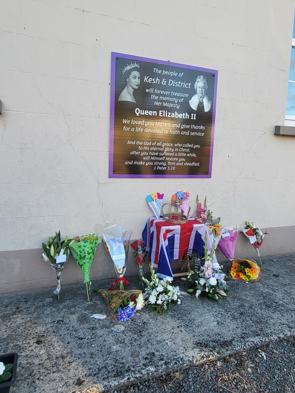 Pettigo District LOL No 10 held an act of reflection and opened a book of condolence for the late Queen Elizabeth II in Kesh Orange Hall on Monday, September 12. A memorial mural was also unveiled on the day (pictured).