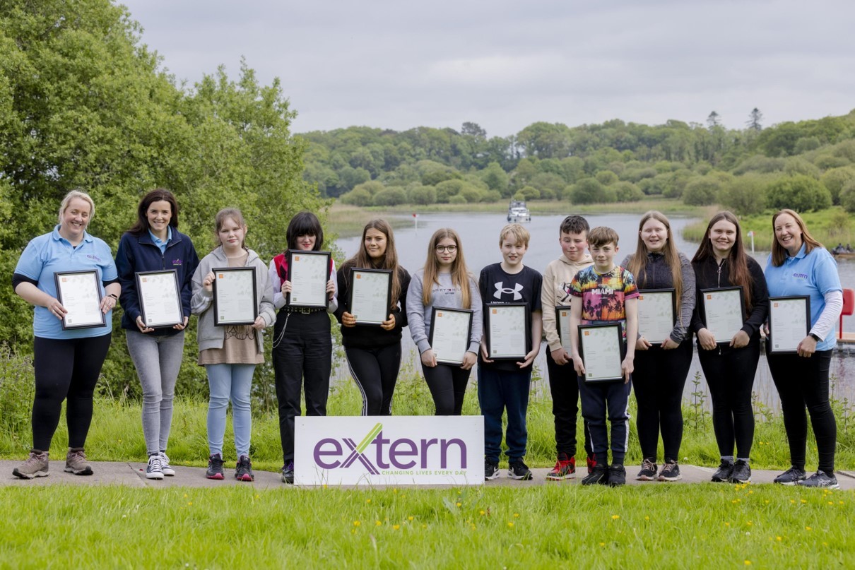 Extern young people and staff.